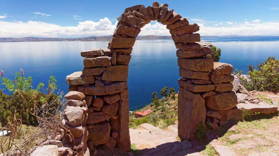 things to do in puno taquile