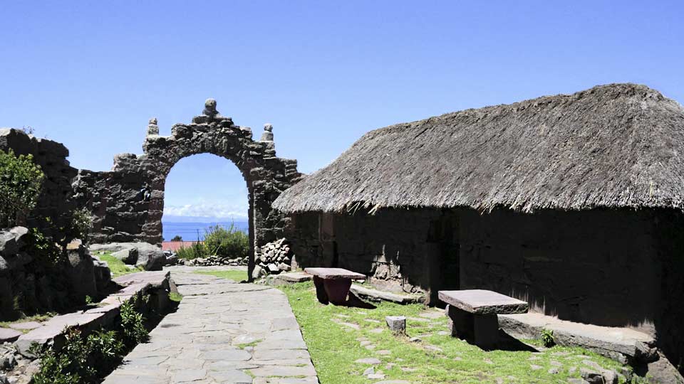 lake titicaca taquille peru