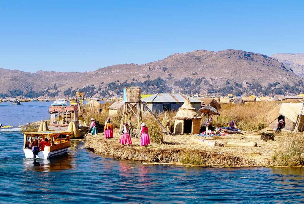 uros floating islands peru