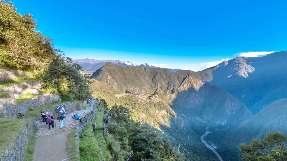 how to get to machu picchu trek