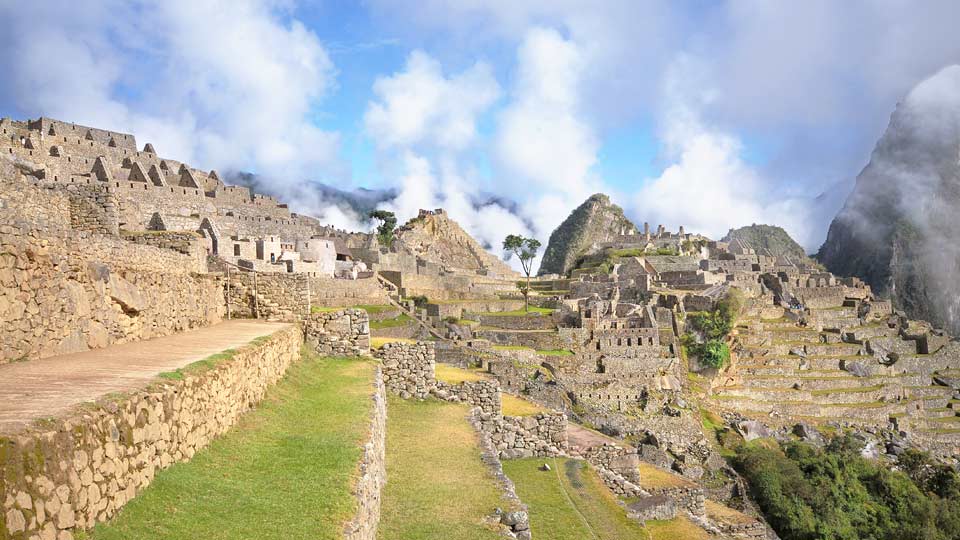 how to get to machu picchu city