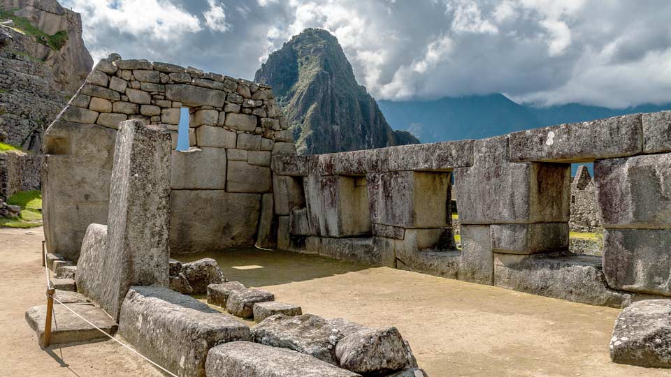 how high is machu picchu three windows