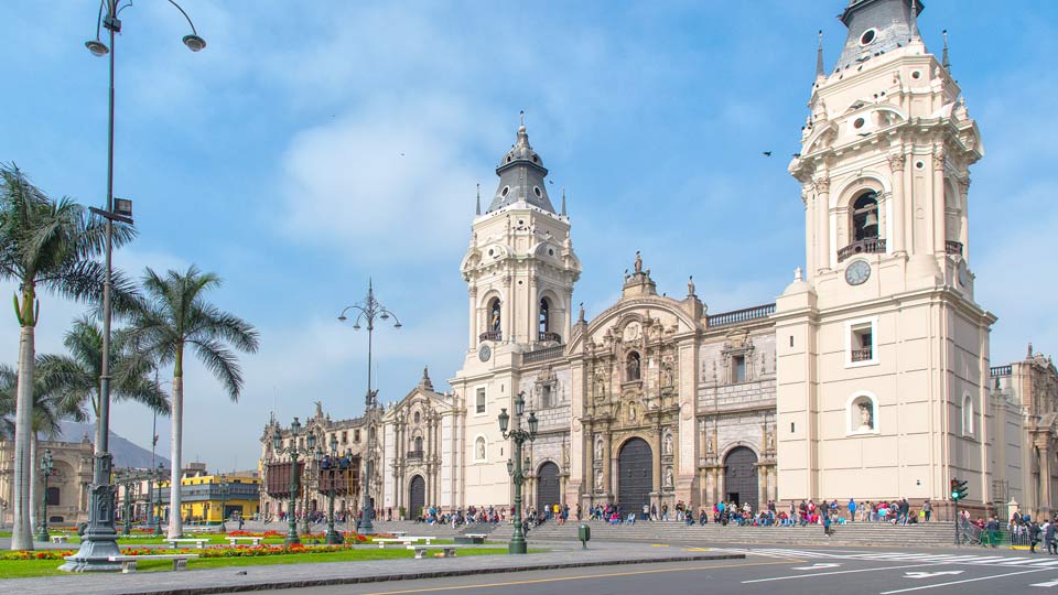 luxury tours in peru lima