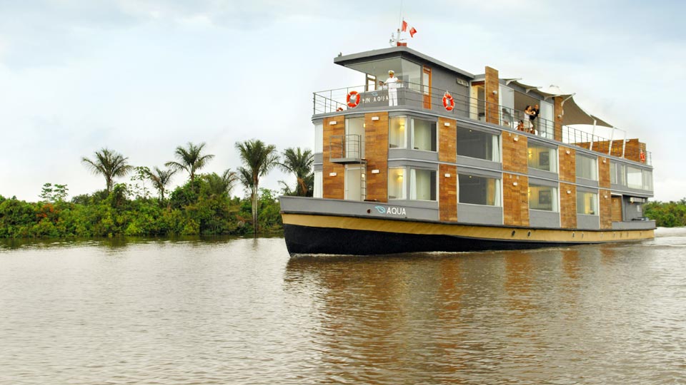 luxury cruise on amazon river, tambopata national reserve