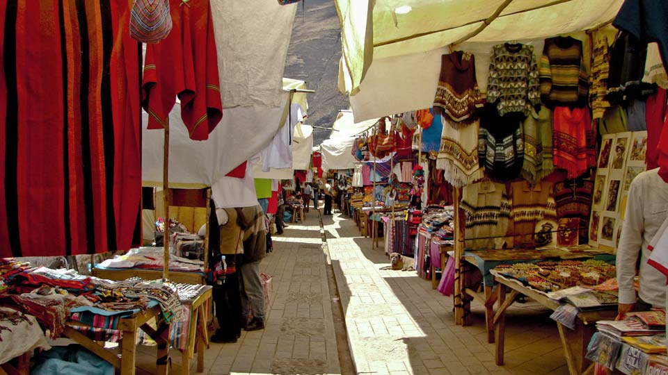 know pisac market in your sacred valley tour from cusco