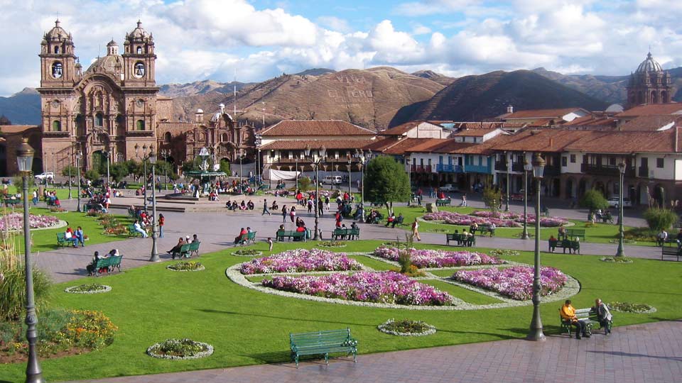 visiting peru in january and main square of cusco