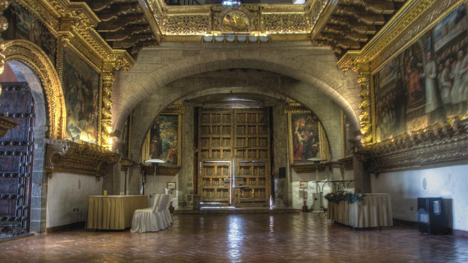 luxury travel in peru in a luxury cusco hotel