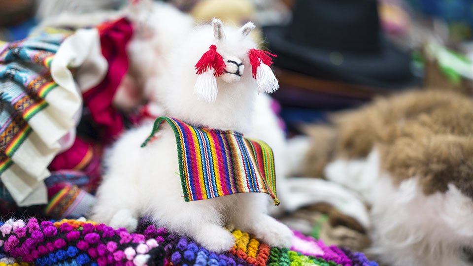 souvenirs to buy in peru alpaca dolls