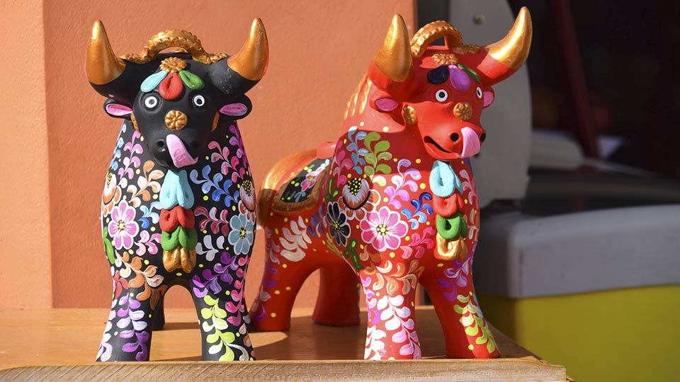 souvenirs to buy in peru toros de pucara