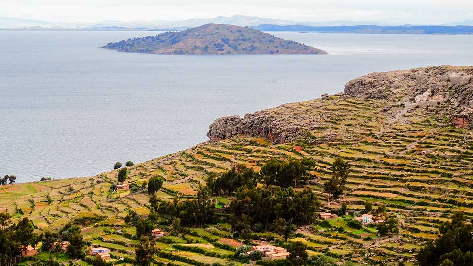 Amantani Island history