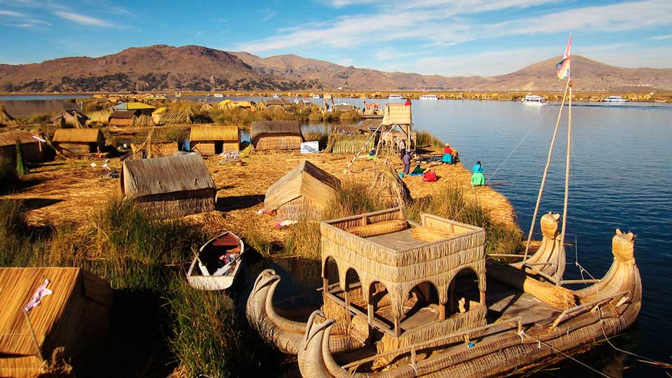 titicaca highest navigable lake attractions