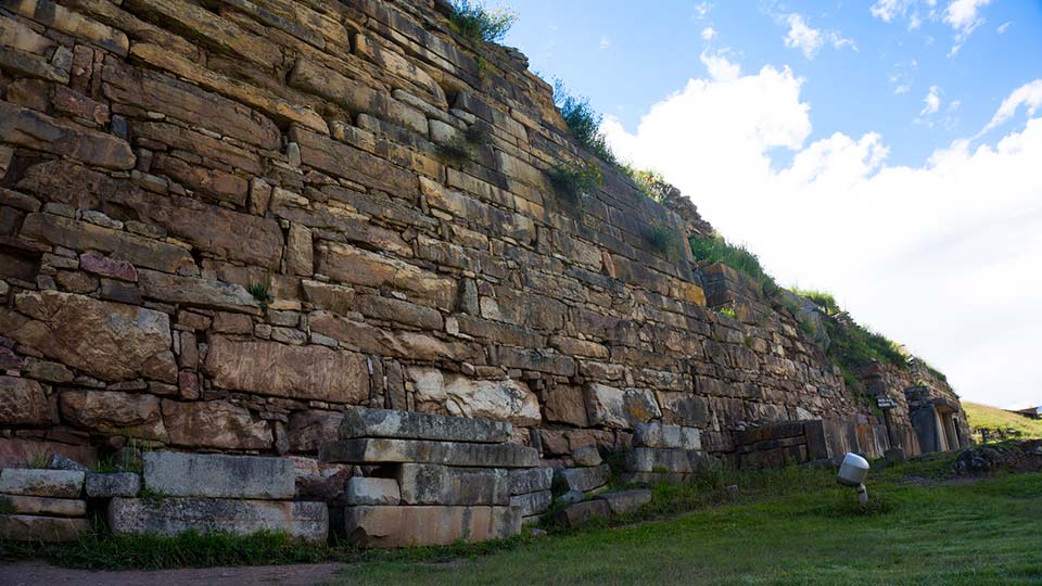 chavin de huantar archaeological sites in peru