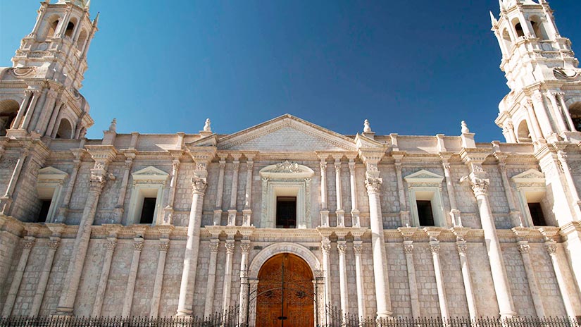 buildings in peru arequipa cathedral