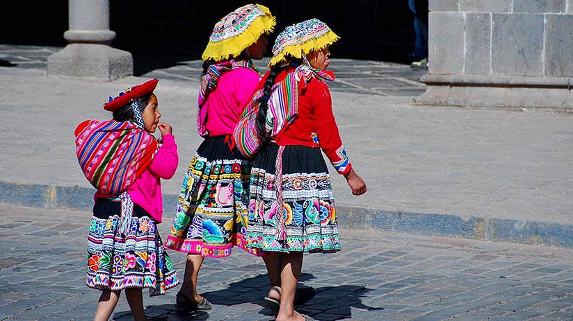reasons to visit cusco clothing