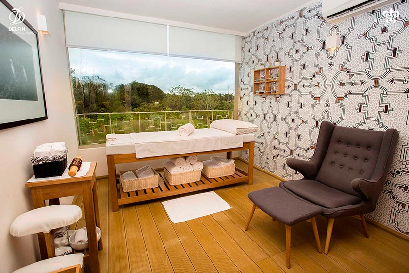 amazon discovery cruise spa